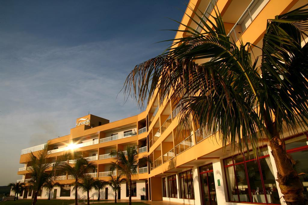 Ramada By Wyndham Furnaspark Formiga Luaran gambar